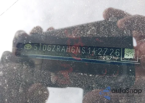 2022 Toyota Highlander Xle z USA, uszkodzony, nr VIN 5TDGZRAH6NS142726